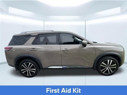 Used 2023 Nissan Pathfinder Platinum w/ Cargo Package AWD/4WD image 5