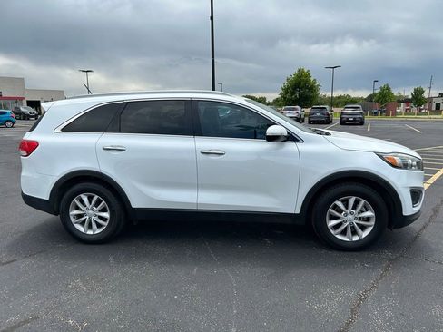 Used 2017 Kia Sorento FWD image 6