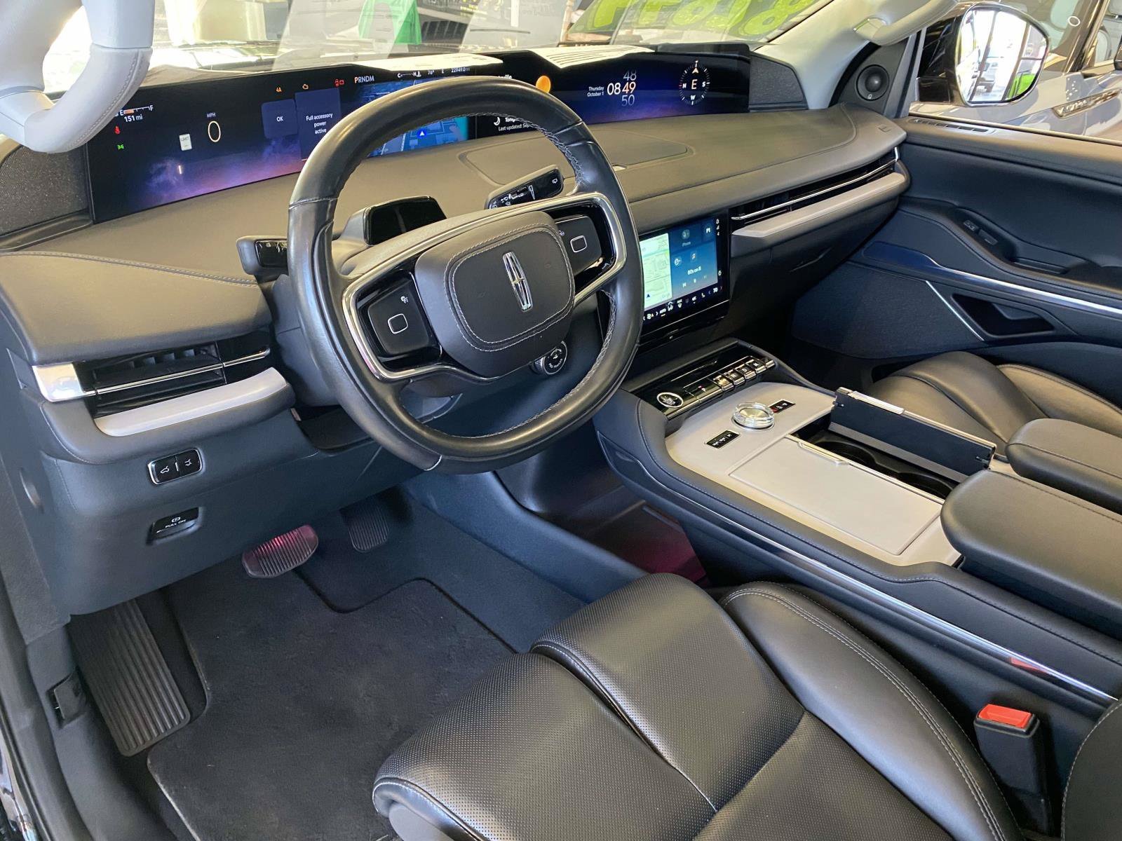 Certified 2025 Lincoln Navigator L Reserve AWD/4WD image 23
