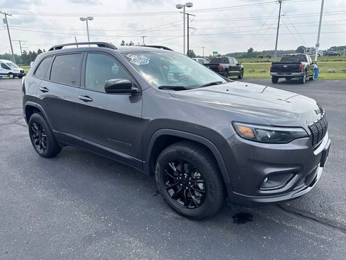 Used 2023 Jeep Cherokee Altitude Lux image 7