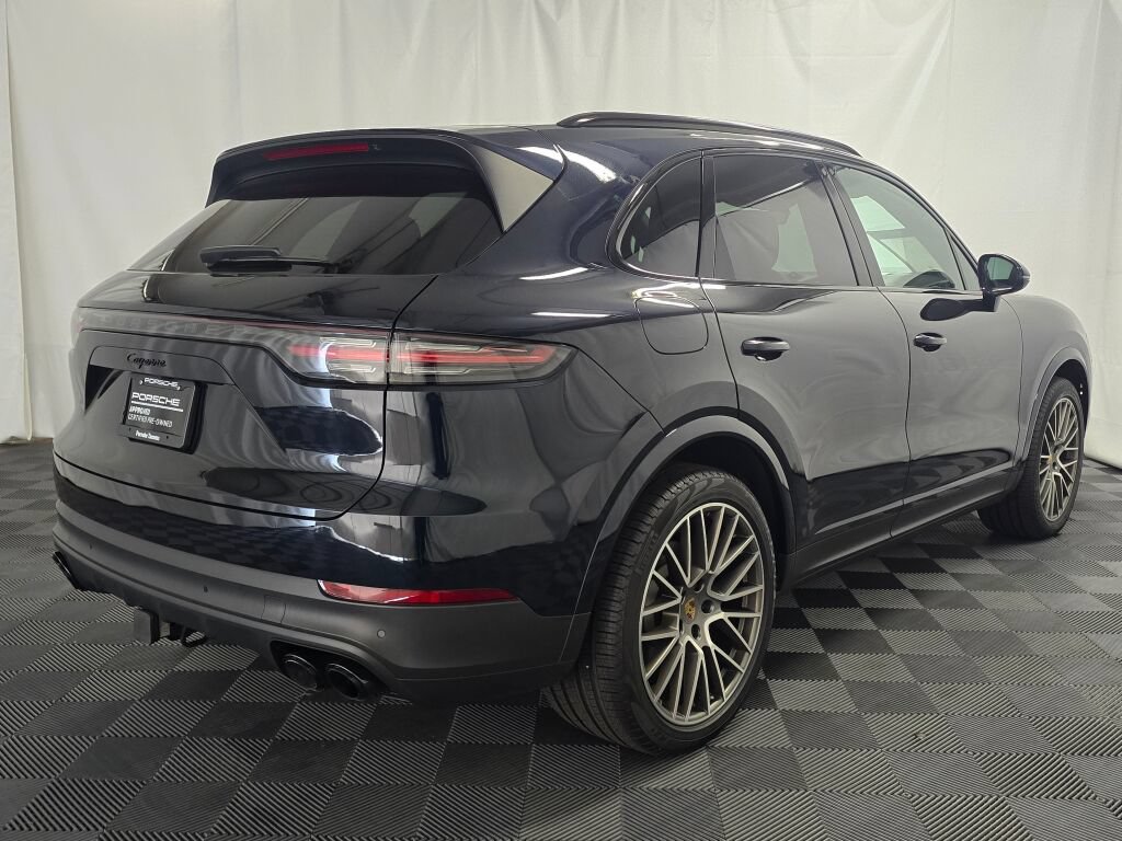 Certified 2023 Porsche Cayenne Platinum Edition AWD/4WD image 7