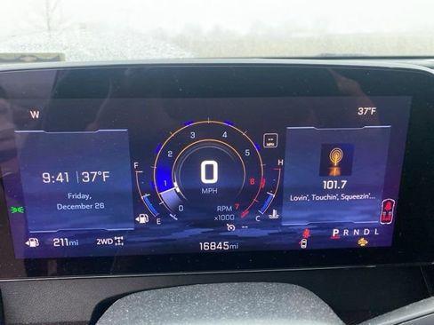 Used 2024 Chevrolet Traverse Z71 image 17