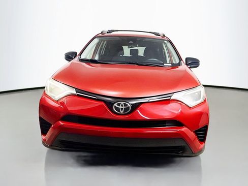 Used 2017 Toyota RAV4 LE FWD image 2