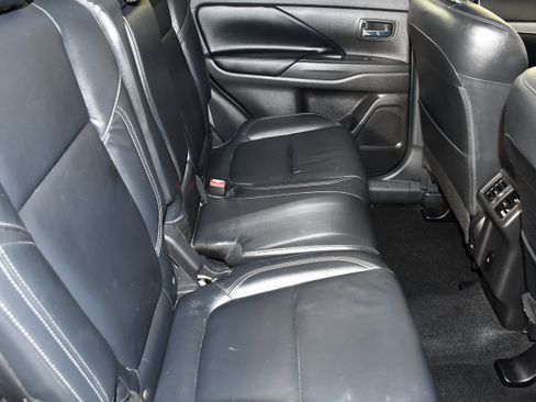 Used 2020 Mitsubishi Outlander SEL AWD/4WD image 44