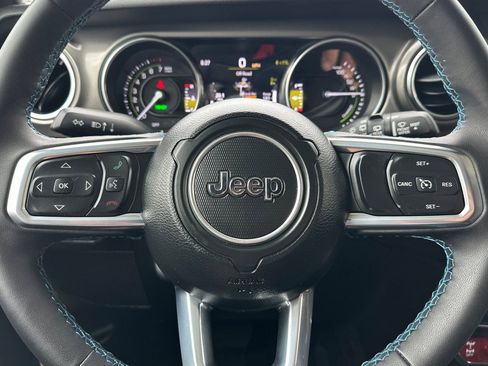 Used 2023 Jeep Wrangler Unlimited Rubicon 4xe AWD/4WD image 25