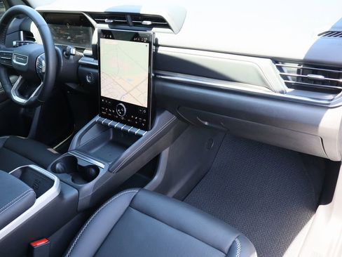 Certified 2026 GMC Terrain Denali AWD/4WD image 33