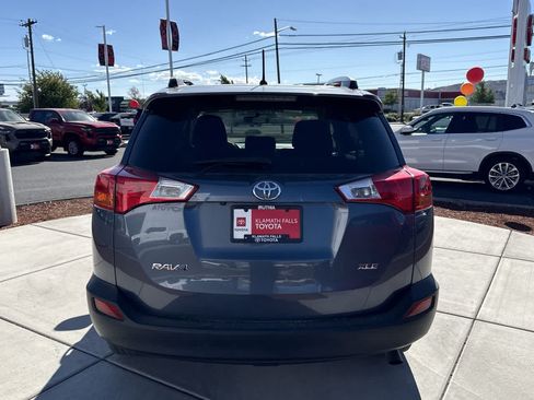 Used 2013 Toyota RAV4 XLE FWD image 4