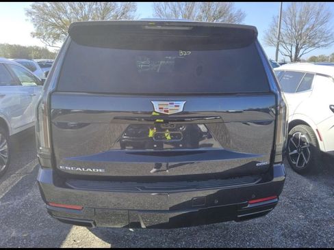 Used 2025 Cadillac Escalade ESV Sport Platinum AWD/4WD image 6