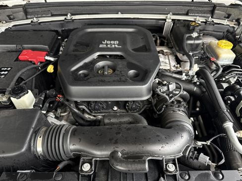 Used 2018 Jeep Wrangler Unlimited Sport image 37