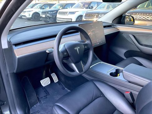 Used 2024 Tesla Model Y Performance AWD/4WD image 16