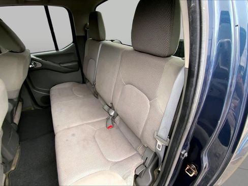 Used 2013 Nissan Frontier SV w/ SV Value Truck Pkg RWD image 19