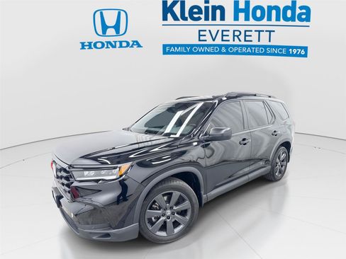 Certified 2025 Honda Pilot Sport image 1
