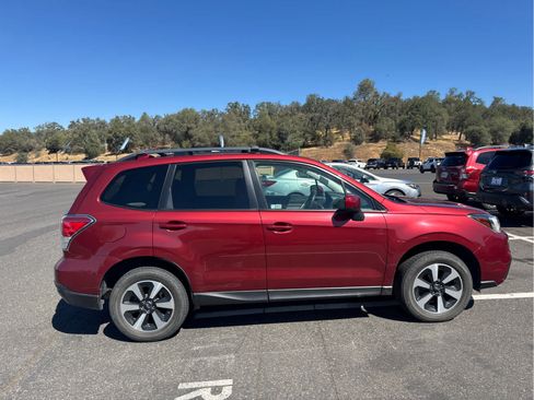 Used 2017 Subaru Forester 2.5i Premium w/ All-Weather Package AWD/4WD image 4
