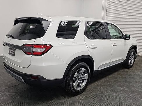 New 2025 Honda Pilot EX-L image 8