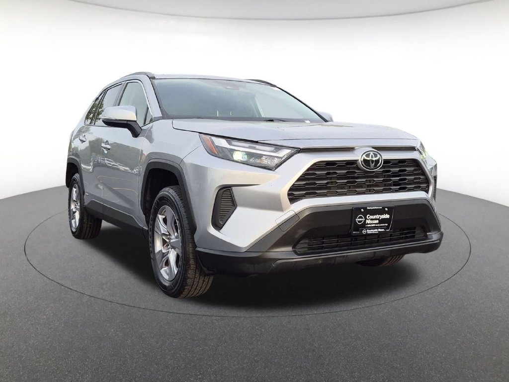 Used 2025 Toyota RAV4 XLE AWD/4WD image 3
