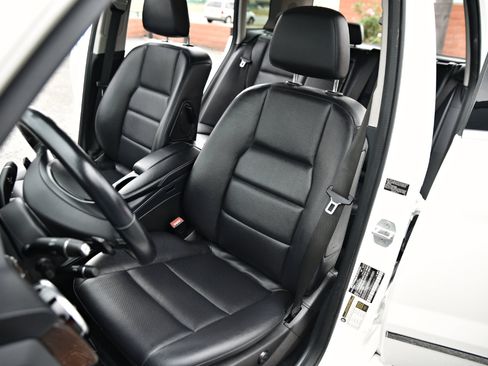 Used 2013 Mercedes-Benz GLK 350 2WD image 15