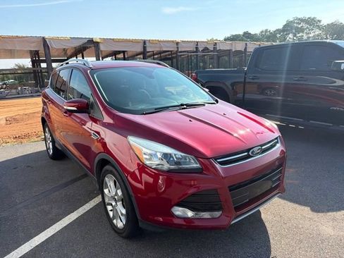 Used 2016 Ford Escape Titanium w/ Equipment Group 301A FWD image 2