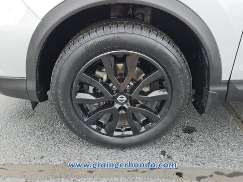 Used 2020 Nissan Rogue Sport S w/ Appearance Package FWD image 9