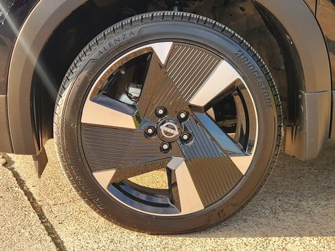 Used 2025 Nissan Kicks SR FWD image 11