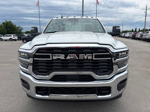 New 2026 RAM 3500 Tradesman w/ Chrome Appearance Group A AWD/4WD image 16