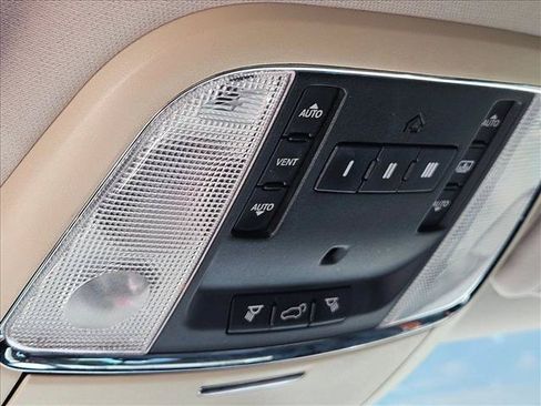 Used 2013 Jeep Grand Cherokee Overland AWD/4WD image 11