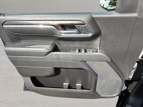 Used 2025 GMC Sierra 1500 SLT RWD image 29