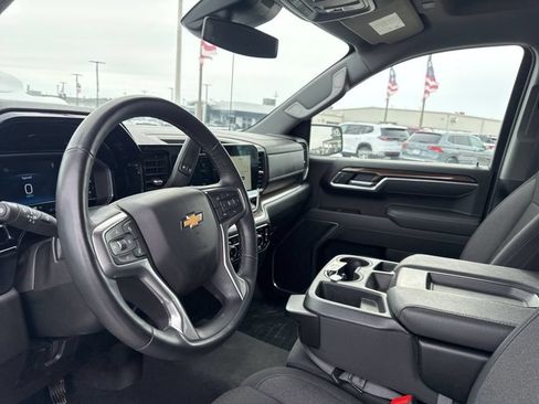 Used 2025 Chevrolet Silverado 1500 LT w/ Work Truck Package AWD/4WD image 15