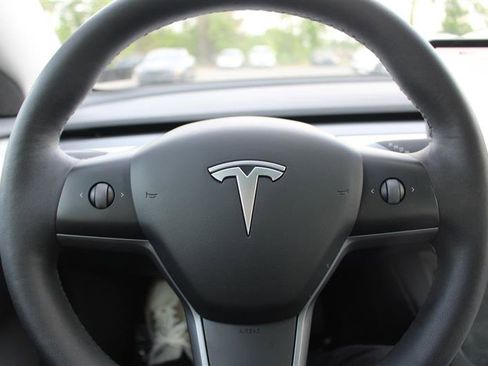 Used 2023 Tesla Model 3 Standard Range RWD image 12