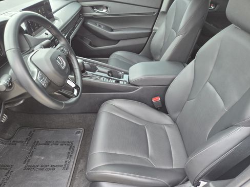 Used 2025 Honda Accord Sport image 9