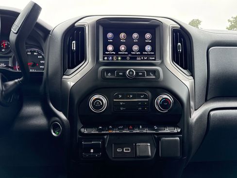Used 2025 Chevrolet Silverado 1500 Custom Trail Boss w/ Dark Appearance Package AWD/4WD image 26