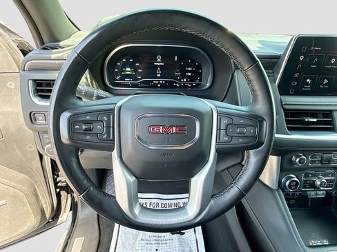 Used 2023 GMC Yukon XL SLT w/ SLT Luxury Package AWD/4WD image 14
