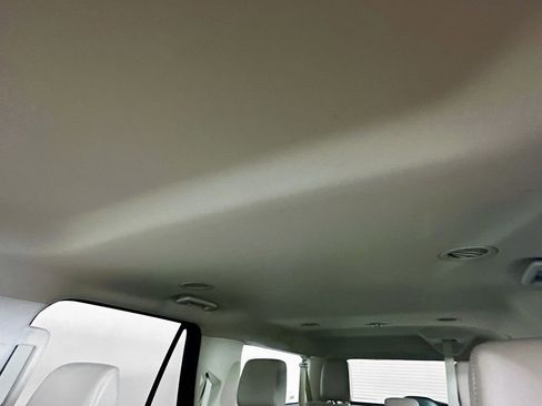 Used 2023 Ford Expedition Max XLT image 21