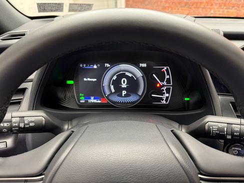Used 2023 Lexus UX 250h F Sport AWD/4WD image 17