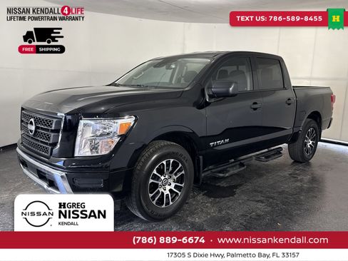 Certified 2024 Nissan Titan SV w/ SV Convenience Package image 4
