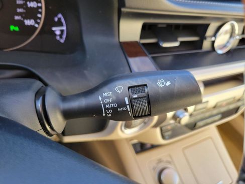 Used 2013 Lexus ES 350 w/ Luxury Pkg image 18