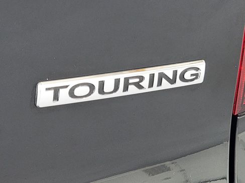 Used 2018 Honda Pilot Touring image 10