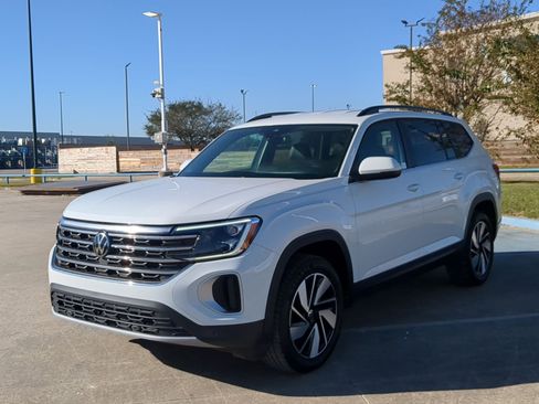 Used 2024 Volkswagen Atlas SE image 8