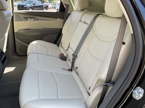 Certified 2024 Cadillac XT5 Premium Luxury w/ Technology Package AWD/4WD image 19