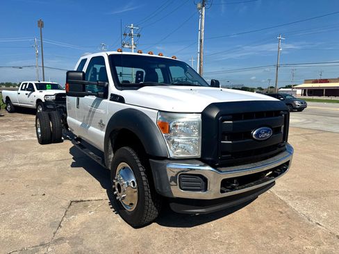 Used 2016 Ford F550 SuperCab DRW 4WD image 4
