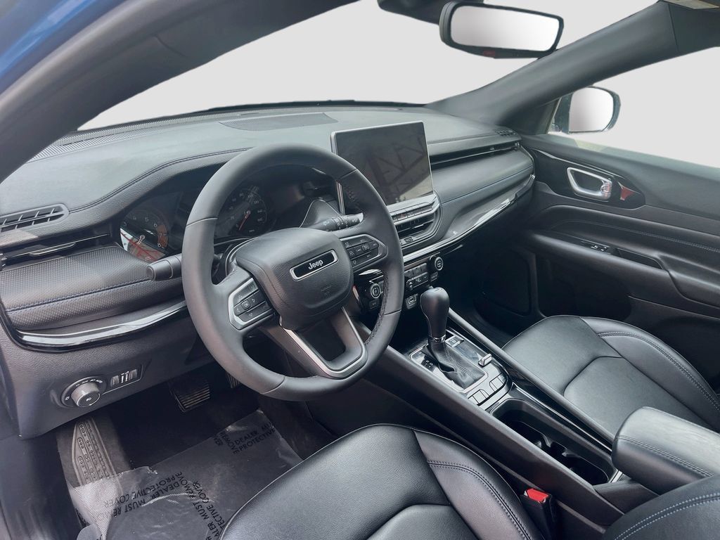 Used 2026 Jeep Compass Limited AWD/4WD image 9