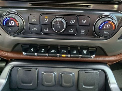 Used 2015 Chevrolet Silverado 3500 High Country image 26