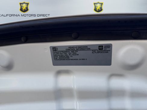 Used 2025 Chevrolet Trax RS w/ Sunroof Package FWD image 14