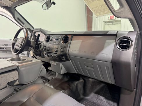 Used 2011 Ford F550 4x4 Crew Cab Super Duty w/ Payload Upgrade Pkg image 10
