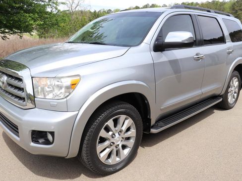 Used 2016 Toyota Sequoia Limited image 8