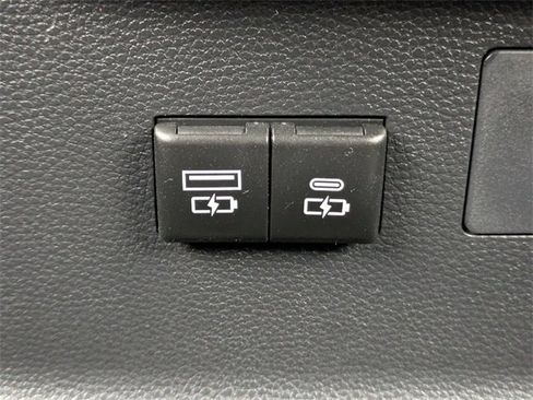 Used 2024 Toyota Tundra Limited image 15