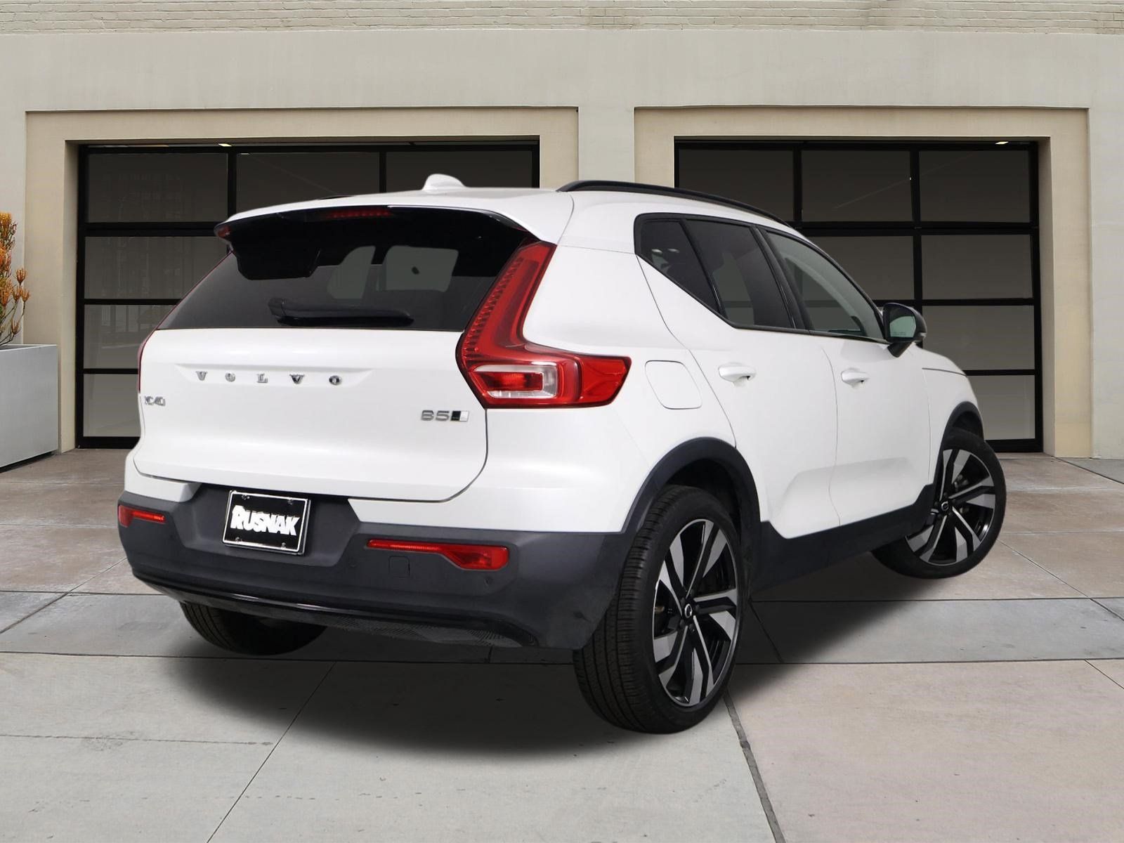 Used 2023 Volvo XC40 B5 Ultimate w/ Protection Package Premier AWD/4WD image 4