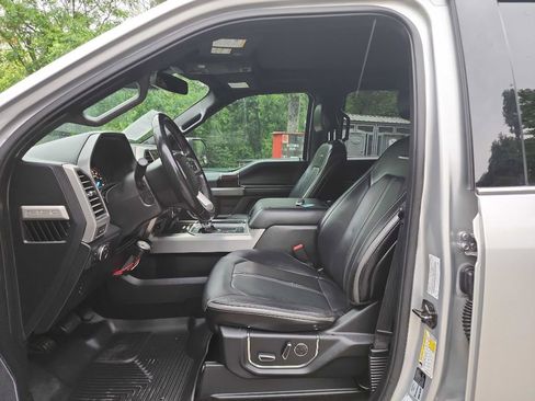 Used 2017 Ford F150 Platinum w/ Equipment Group 701A Luxury AWD/4WD image 23