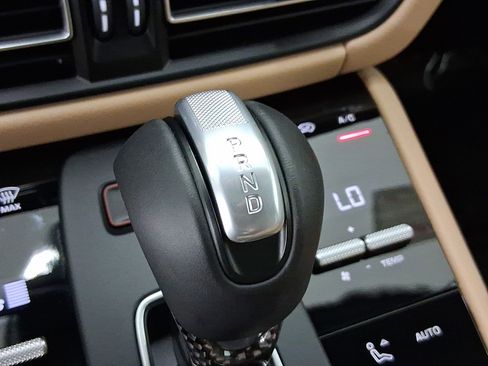 Used 2026 Porsche Macan image 18