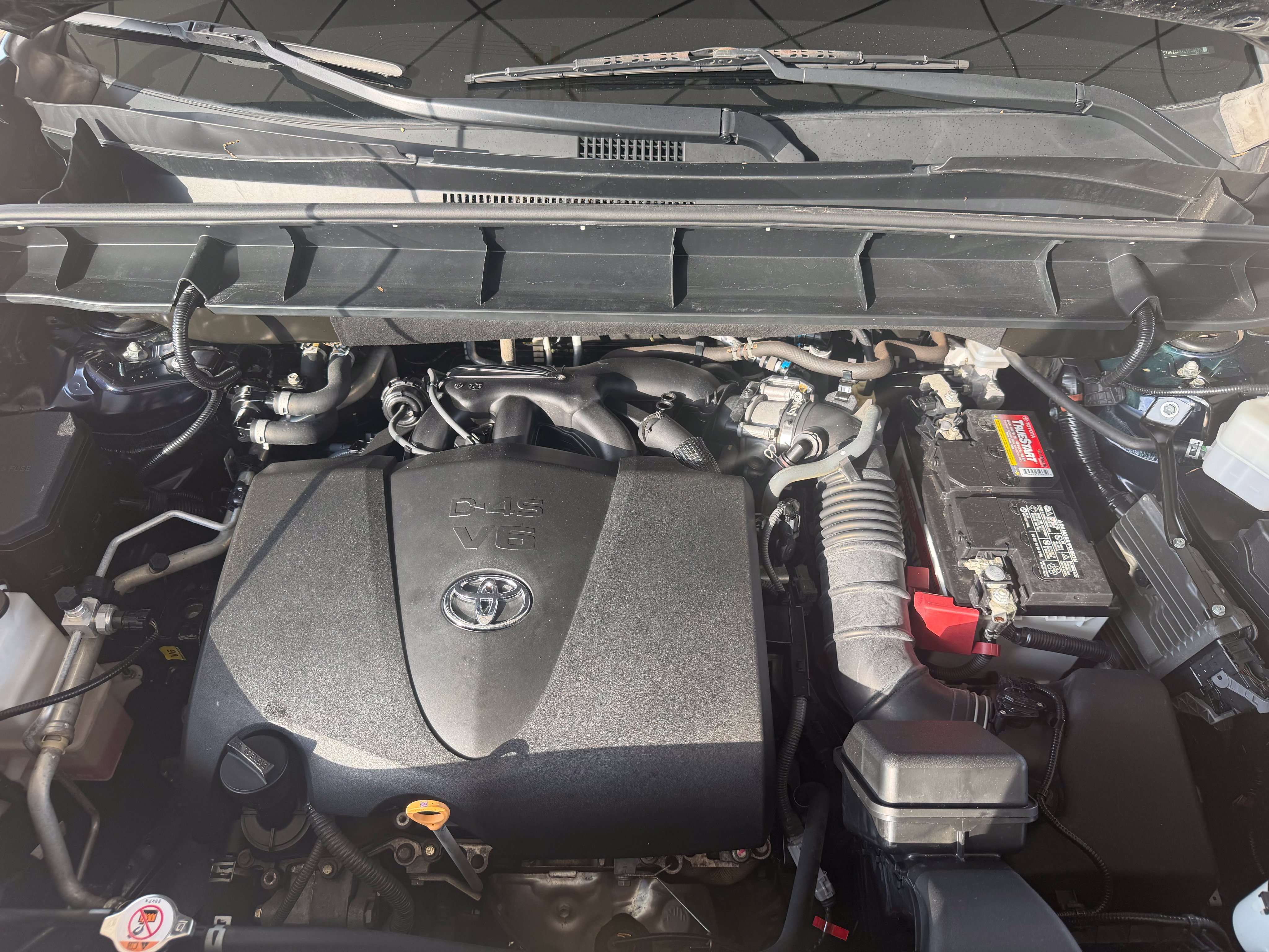 Used 2020 Toyota Highlander XLE FWD image 16