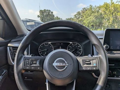 Used 2024 Nissan Rogue SV AWD/4WD image 23